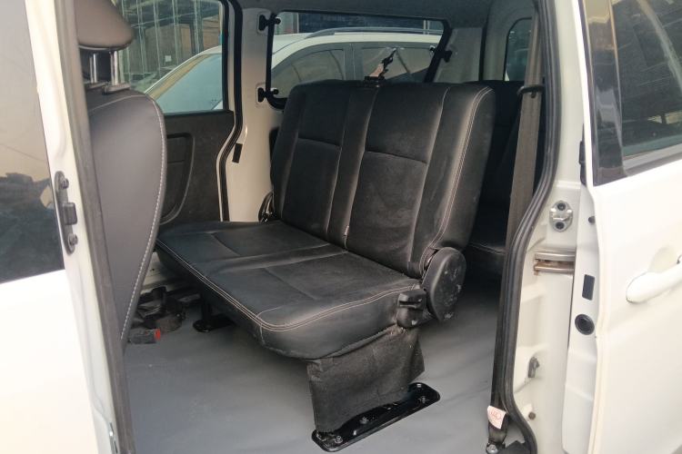 Used Jinbei Gold Hiace M Classic 2024 1.5L Travel Lion Passenger Van 6 Seats