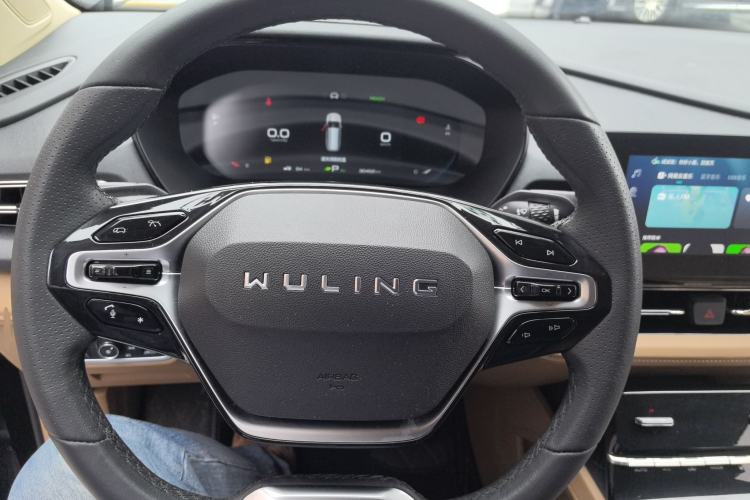 Used Wuling Victory 2023 2.0L DHT Luxury Edition
