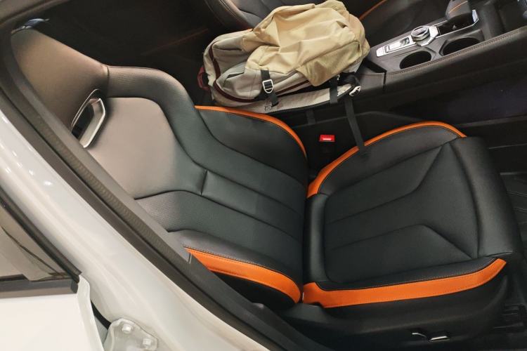 Used Changan UNI-V 2024 1.5T High-Energy Version
