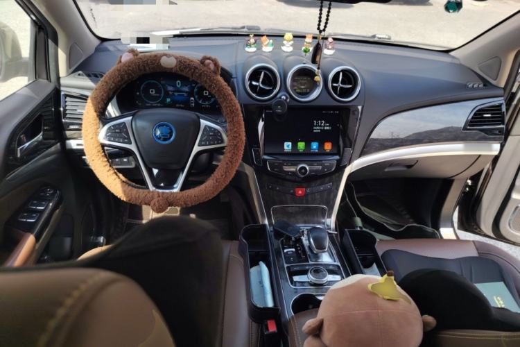 Used BYD Tang New Energy 2017 2.0T Tang 100 Center Console