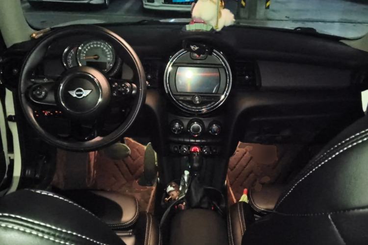 Used MINI 2016 1.5T COOPER Center Console