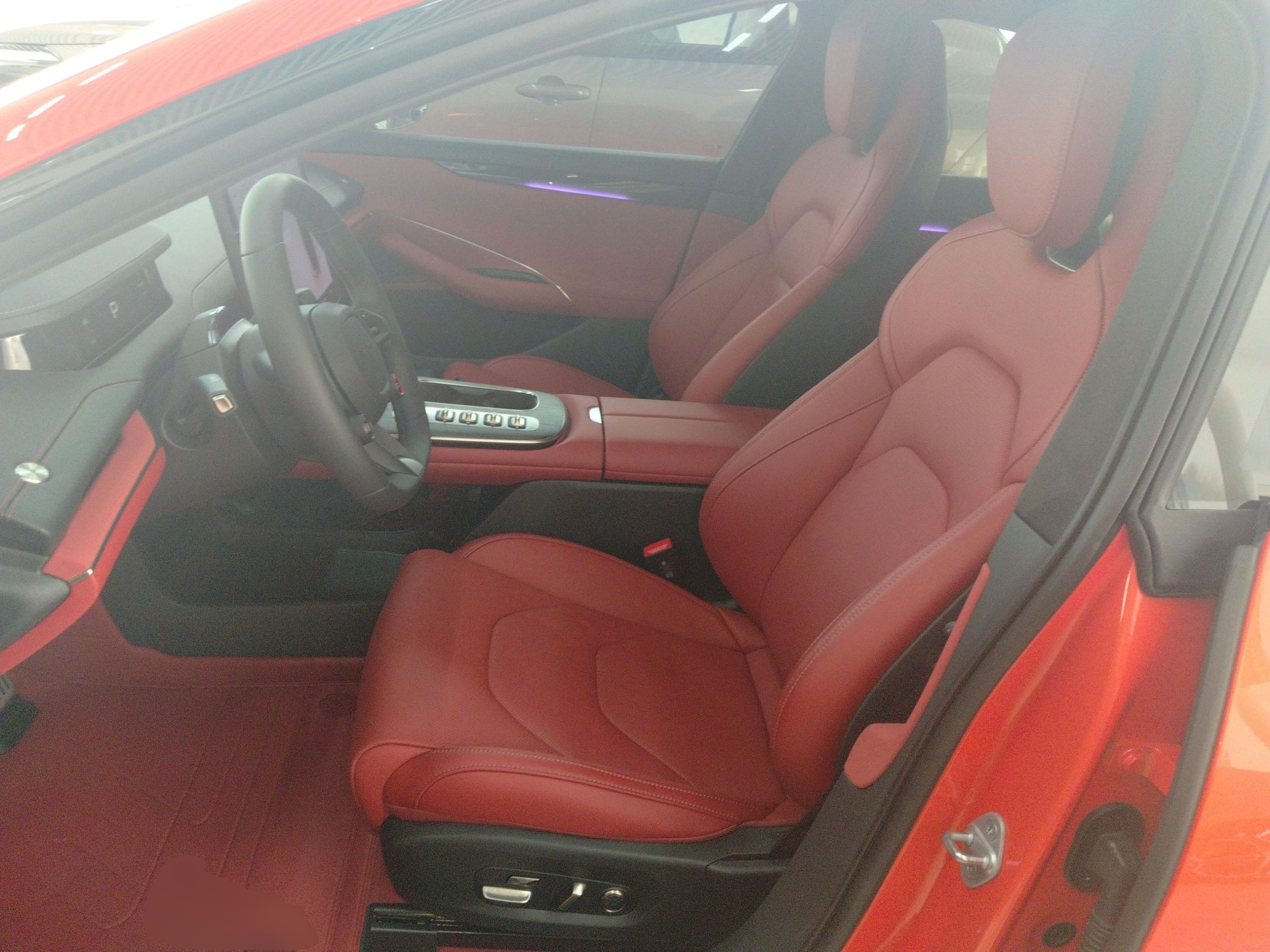 Переднее сиденье в автомобиле