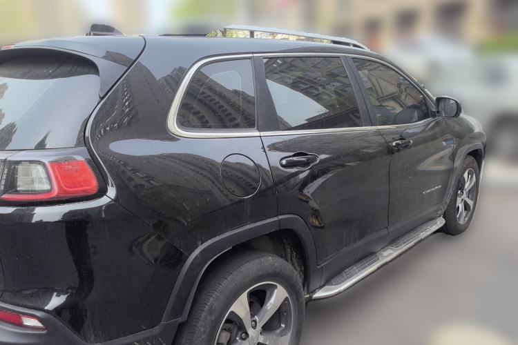 Used Jeep Cherokee 2019 2.0T Two-Wheel Drive Yue Xiang Edition China VI Emission Standard Rear Right 45 Deg