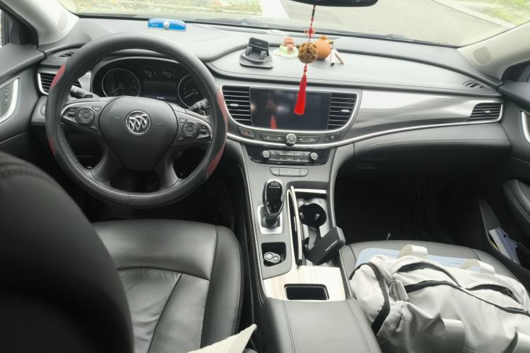 Used Buick LaCrosse 2020 652T Luxury Version Center Console