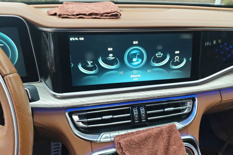 Used Hongqi H9 2020 2.0T Smart Connect Flagship Edition Audio And AC Panel