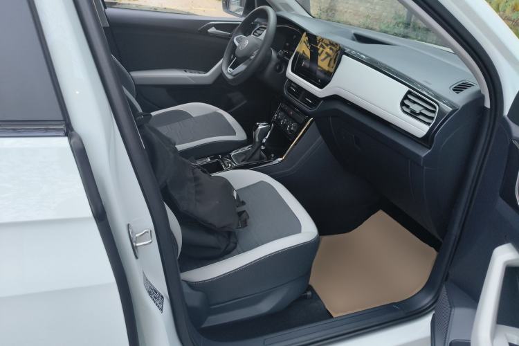 Used Volkswagen Tharu 2025 New Sharp 1.5L Ambitious Edition Right Front Seat