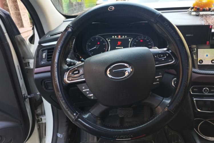 Used GAC Trumpchi GS8 2017 320T Four-Wheel Drive Luxury Smart Connectivity Version (7 Seats) Steering Wheel