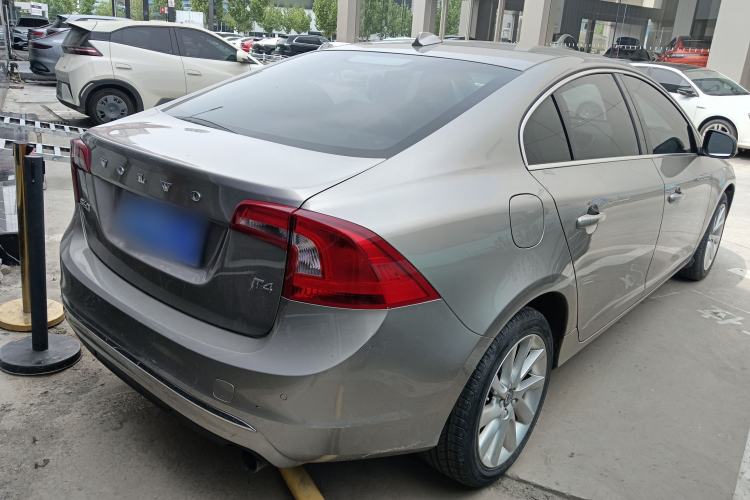Used Volvo S60 2016 S60L T4 Zhiyuan Edition Rear Right 45 Deg