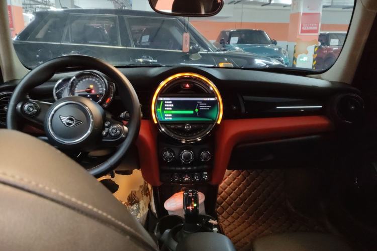 Used MINI MINI 2019 1.5T COOPER Classic Edition Five-Door Version
