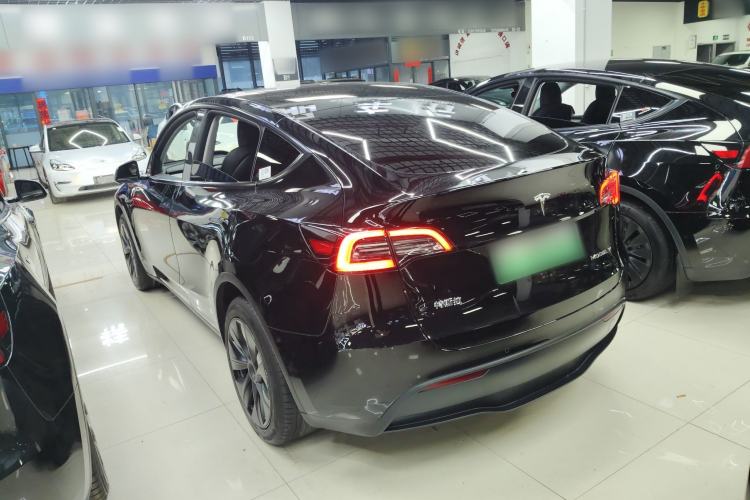 Used Tesla Model Y 2023 Long-Range All-Wheel-Drive Version
