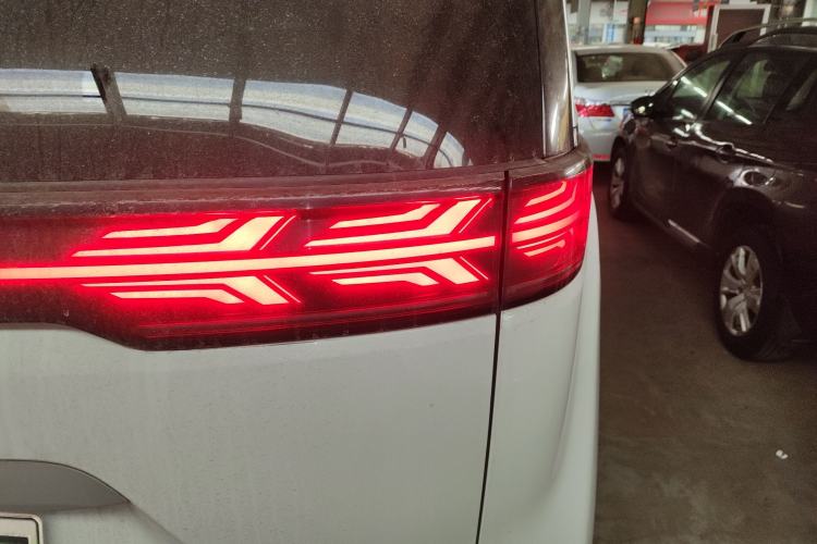 Used Denza D9 2024 DM-i 1050 Luxury Model