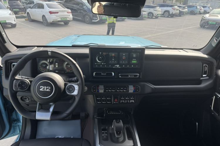 Used 212 T01 2025 2.0T Changfeng
