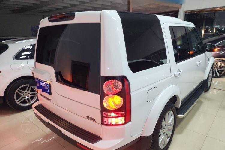 Used Land Rover Discovery 2015 3.0 SDV6 HSE Diesel Version Rear Right 45 Deg