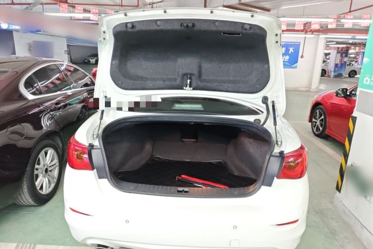 Used Infiniti Q50L 2015 2.0T Enjoyment Edition Trunk