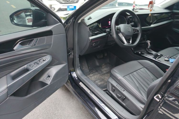 Used Volkswagen Passat 2022 330TSI Luxury Edition Driver Seat