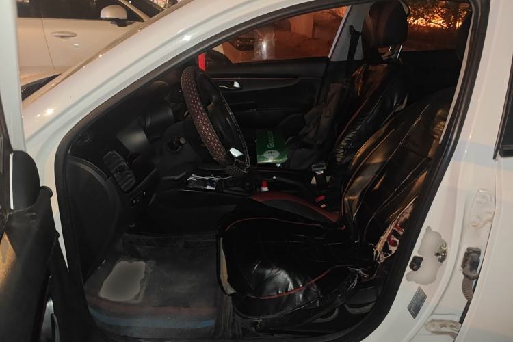 Used Kia KX Cross 2017 1.4L MT GLS
