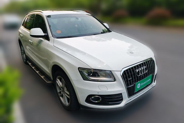 Used Audi Q5 2017 40 TFSI Technology Edition Front Right 45 Deg