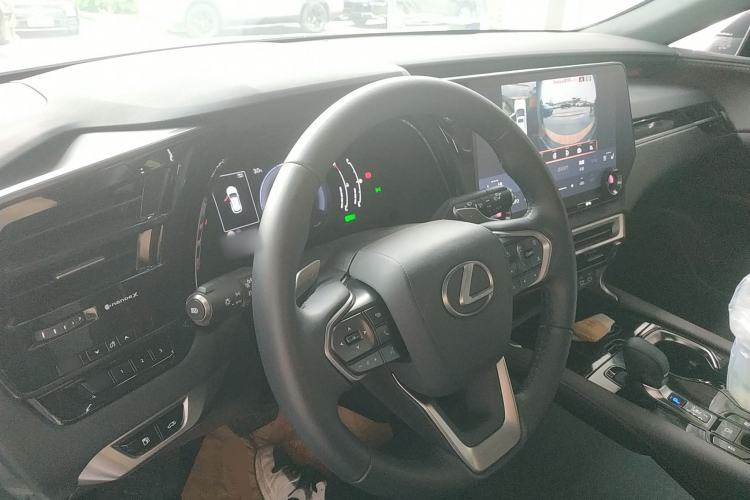 Used Lexus RX 2023 350h Two-Wheel Drive Comfort Edition Center Console