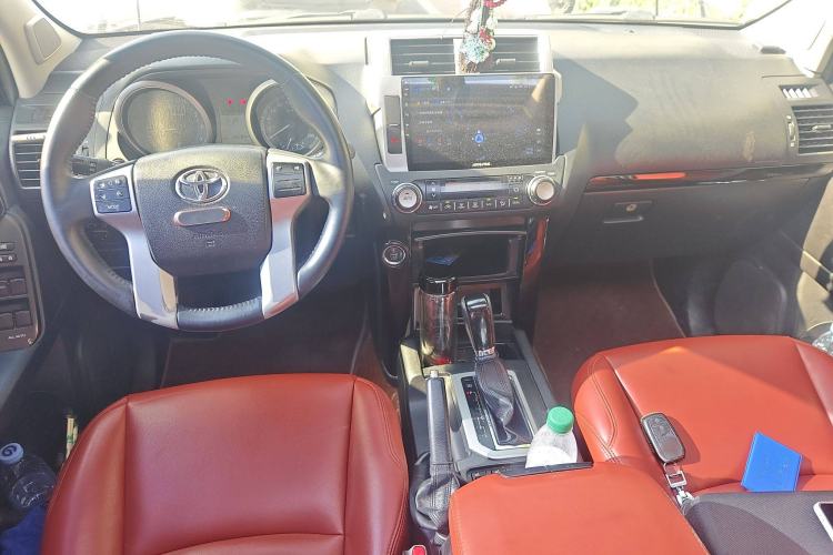 Used Toyota Prado 2014 2.7L Automatic Standard Edition Center Console