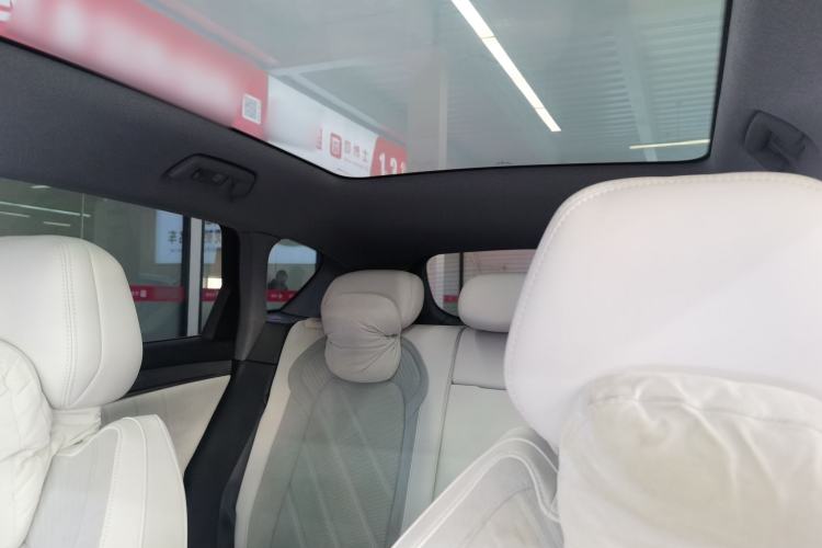 Used VOYAH FREE 2025 318 259 km All-Wheel-Drive Exploration Edition
