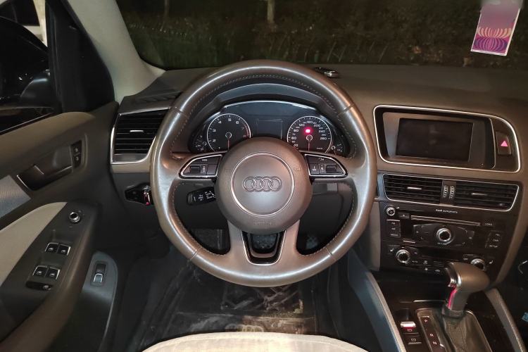 Used Audi Q5 2013 40 TFSI Technology Edition Steering Wheel