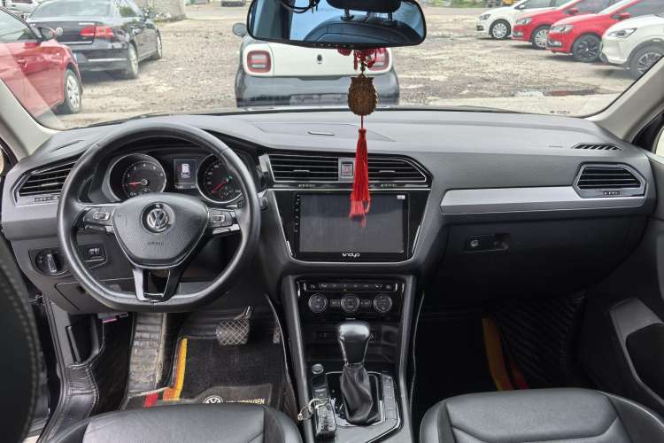 Used Volkswagen Tiguan L 2017 330TSI Automatic Two-Wheel Drive Luxury Edition