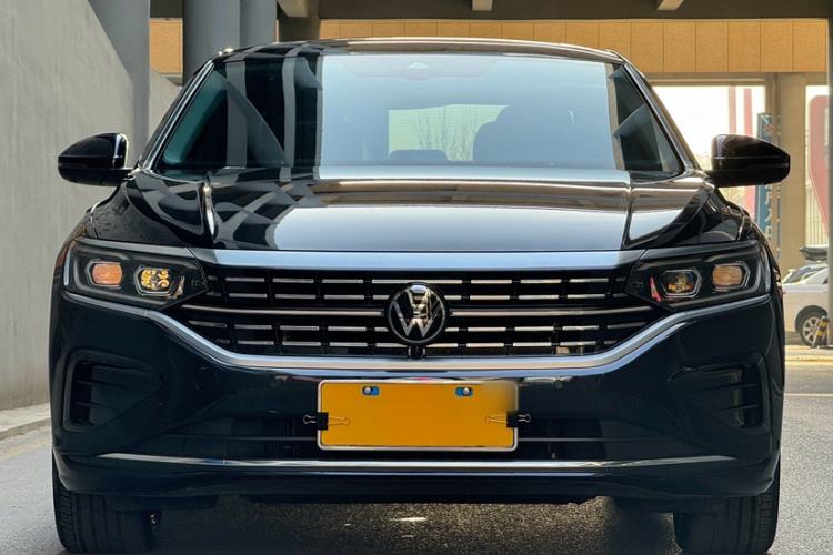 Used Volkswagen Passat 2023 Facelift 330TSI Luxury Edition Exterior 1