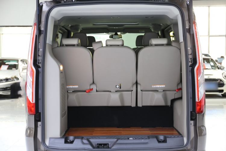 Used Ford Tourneo Custom 2017 2.0T Automatic Elite Version
