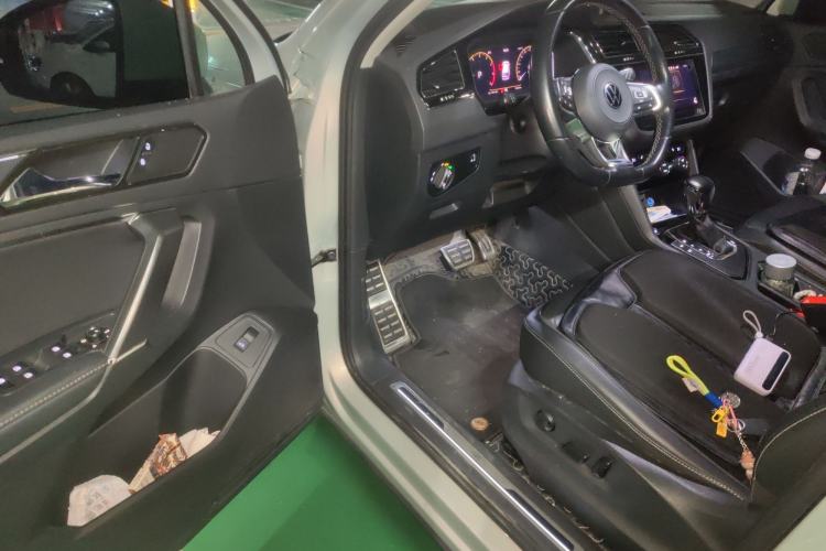 Used Volkswagen Tiguan L 2021 330TSI Automatic Two-Wheel Drive R-Line Enhanced Edition
