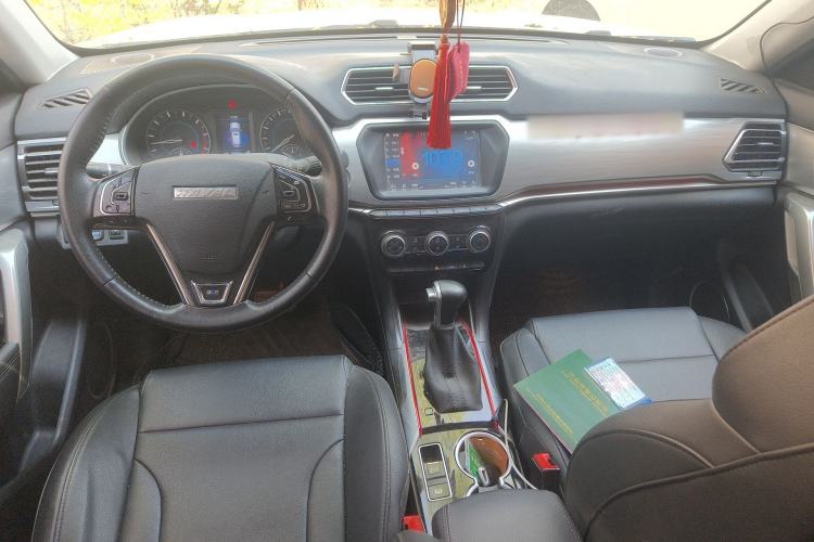 Used Haval H2 2017 Blue Label 1.5T Automatic Two-Wheel Drive Luxury Model Center Console