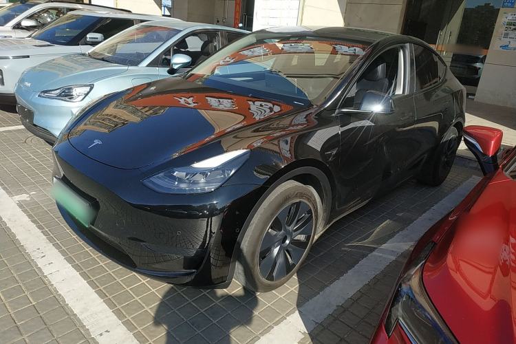 Used Tesla Model Y 2023 Rear-Wheel-Drive Version
