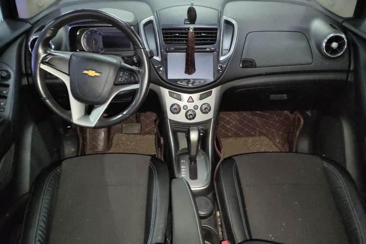 Used Chevrolet Trax 2014 1.4T Automatic Two-Wheel Drive Luxury Model Center Console