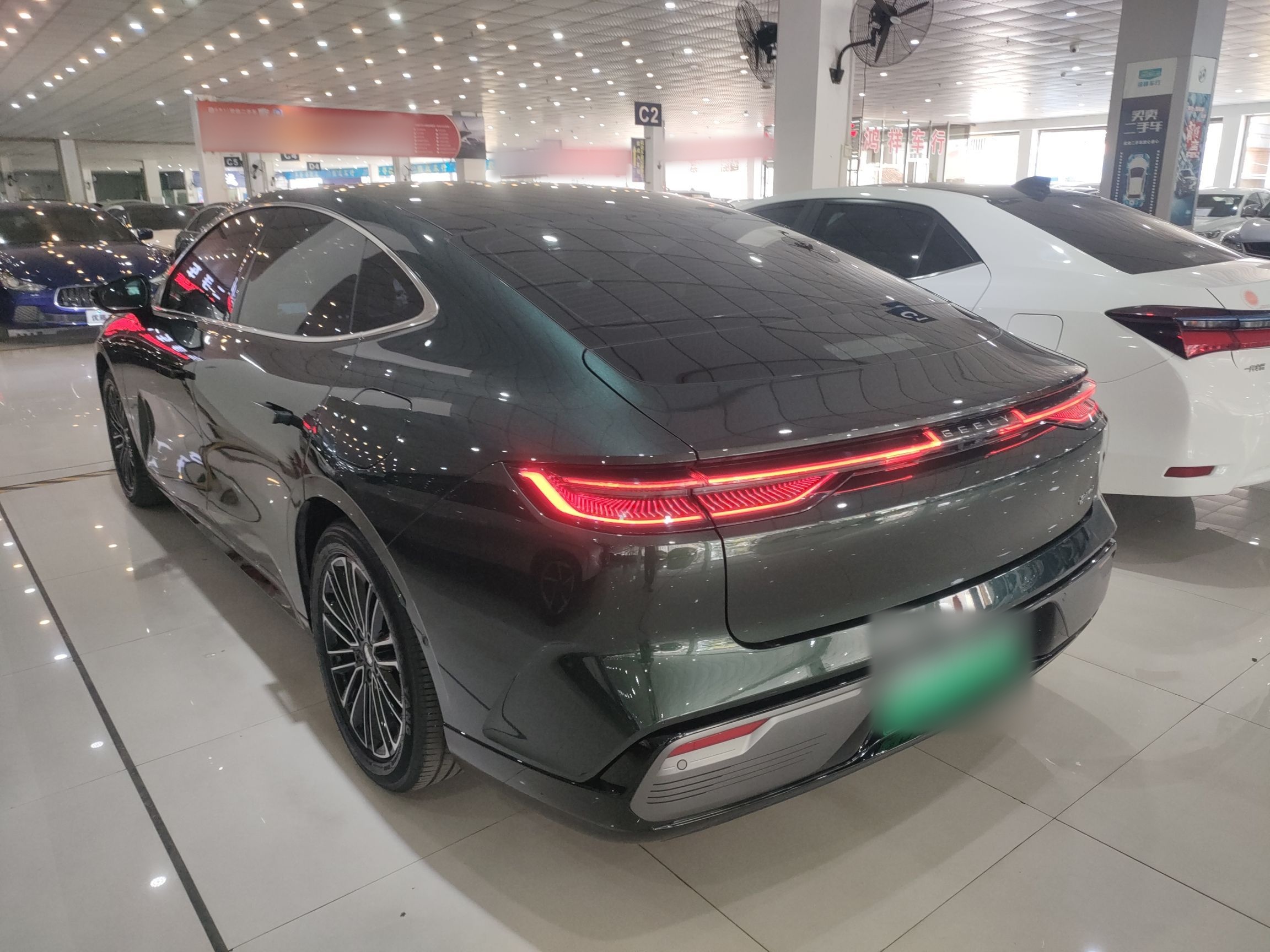 Geely Galaxy 8 2025 130km EM-i Deluxe Edition — снимка 8