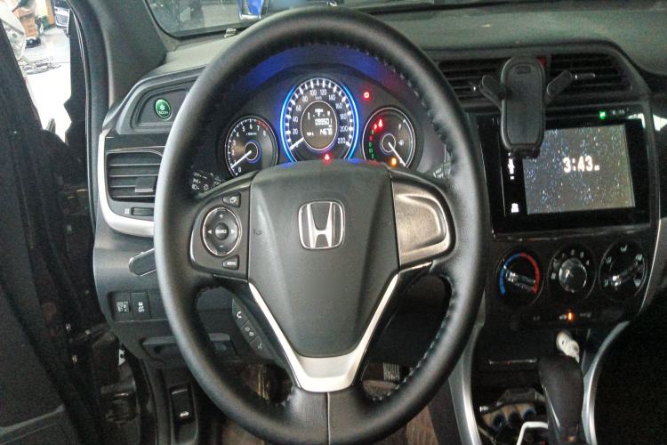 Used Honda Crider 2015 1.8L automatic luxury edition