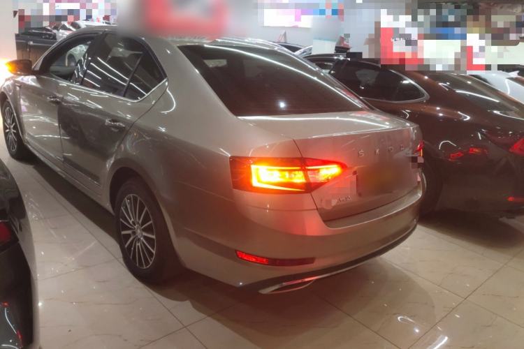 Used Skoda Octavia 2019 1.5L Automatic Smart Drive Luxury Edition China VI Standard