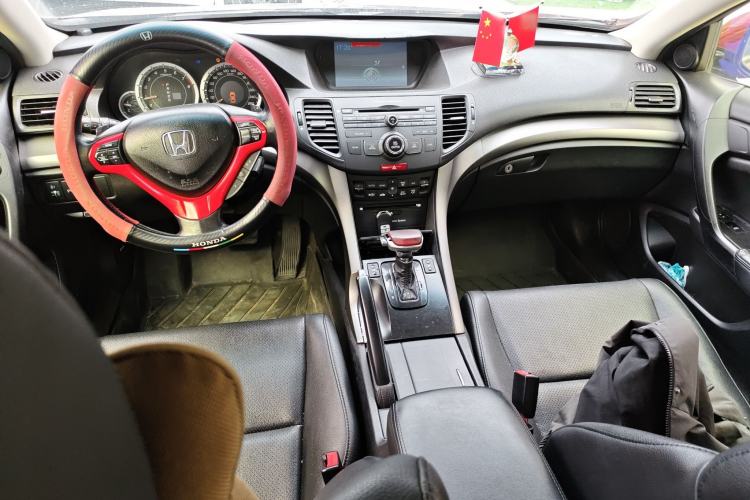 Used Honda Spirior 2013 2.4L Luxury Edition Center Console