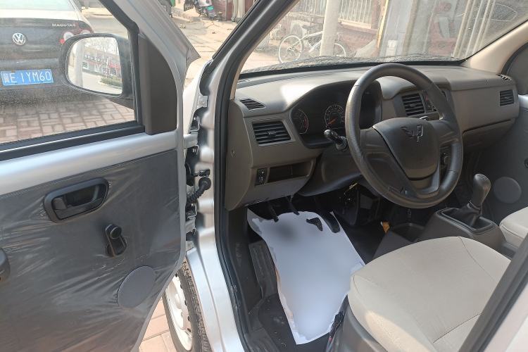 Used Wuling Rongguang S 2023 1.5L Basic Enclosed-Window Vehicle 2 Seats