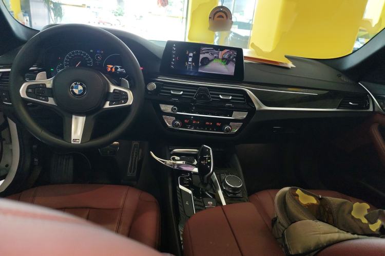 Used BMW 5 Series 2019 530Li Leading Model M Sport Package Center Console