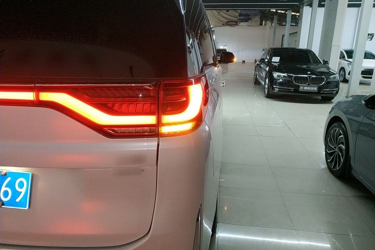 Used GAC Trumpchi M8 2023 Lingxiu Series 390T Deluxe Edition Right Rear Taillight