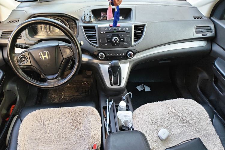 Used Honda CR-V 2012 2.0L two-wheel drive urban version Center Console