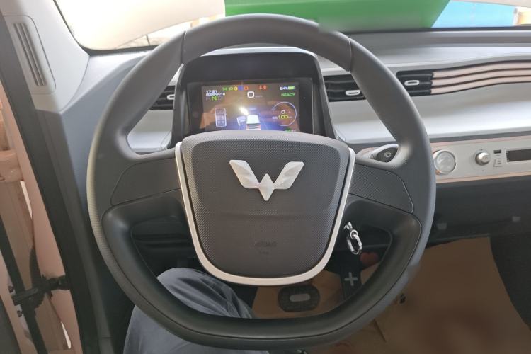 Used Wuling Hongguang MINIEV 2021 Macaron Fashion Model Lithium Iron Phosphate Steering Wheel