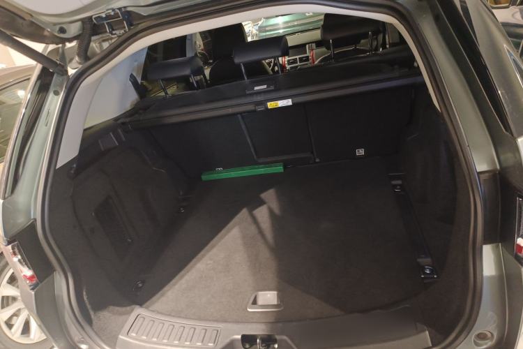 Used Land Rover Discovery Sport 2019 240 PS SE Dynamic Version China VI Standard Trunk