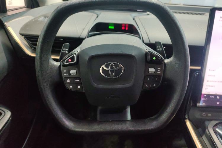 Used Toyota bZ3 2023 616 km Long-Range PRO Steering Wheel