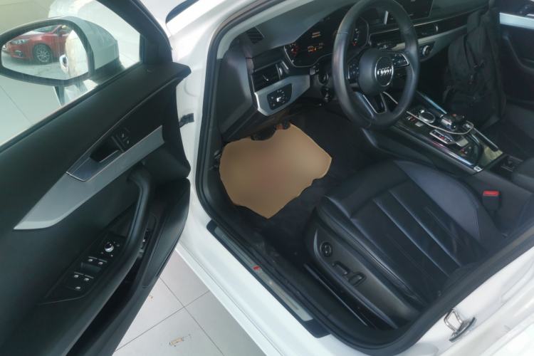 Used Audi A4L 2018 30th Anniversary Edition 40 TFSI Fashion Model
