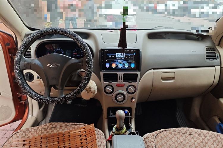 Used Chery Fengyun 2 2010 Hatchback 1.5L Ambition Model Center Console