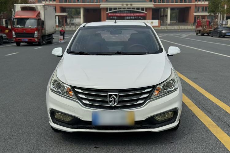 Used Baojun 310 2016 1.2L manual Comfort trim level
