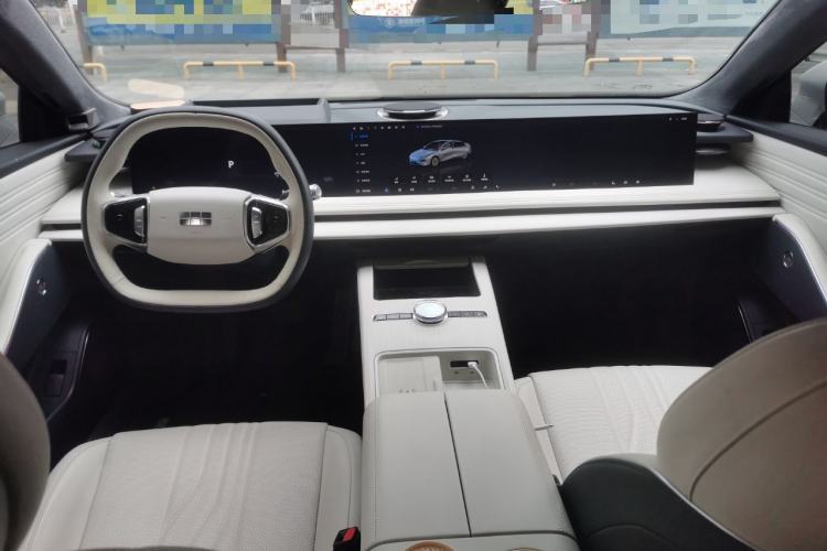 Used Geely Galaxy E8 2024 665 km Range Rear-Drive Starship Long-Range Version