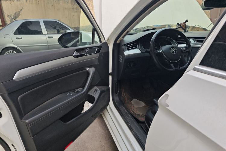 Used Volkswagen Variant 2017 380TSI Two-Wheel Drive Comfort Edition