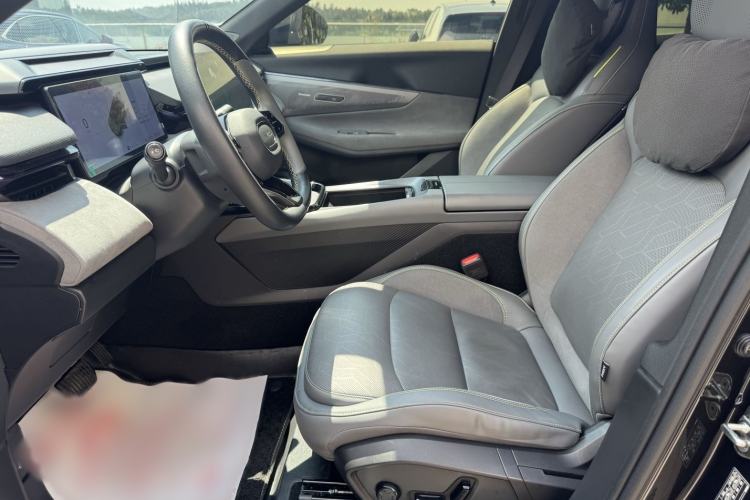 Used Lynk & Co 08 EM-P 2023 120km Long-Range Halo
