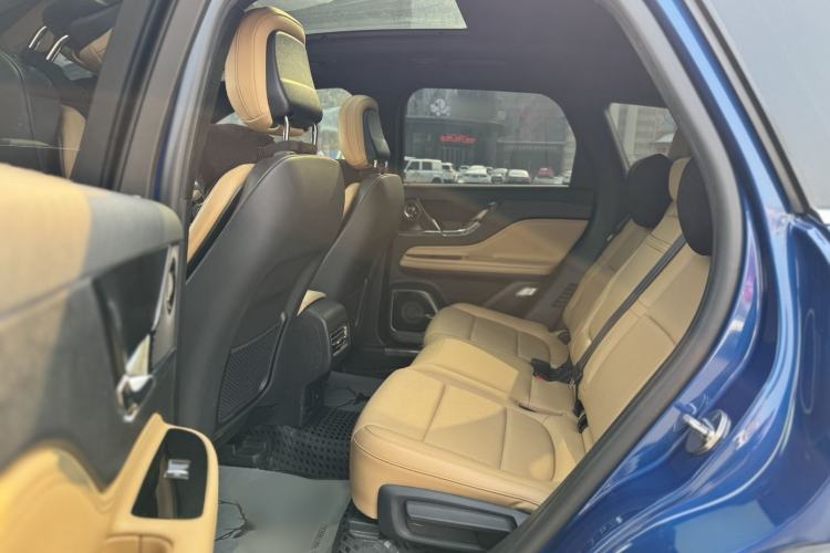 Used Lincoln Corsair 2020 2.0T Two-Wheel Drive Luxury Edition Interior 3